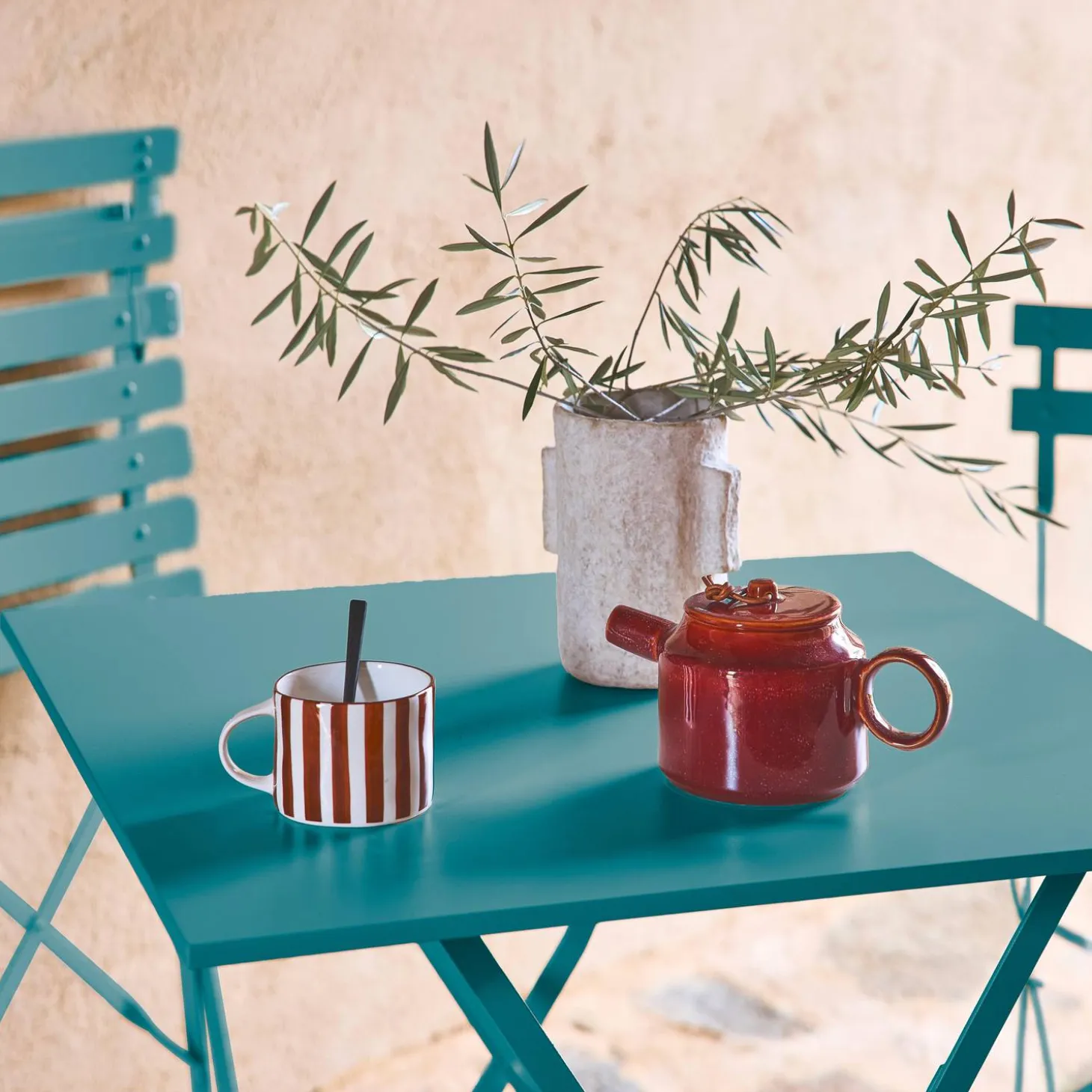 Klappbarer Bistro-Gartentisch aus Stahl 70 x 70 cm, mit 2 Stühlen