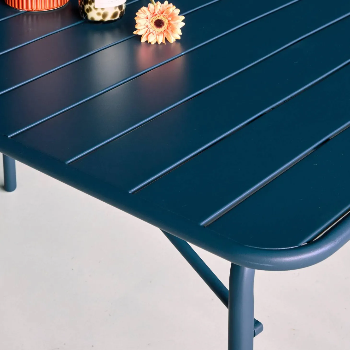 Klappbarer Gartentisch aus Stahl für 6 Personen