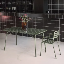 Klappbarer Gartentisch aus Stahl für 6 Personen
