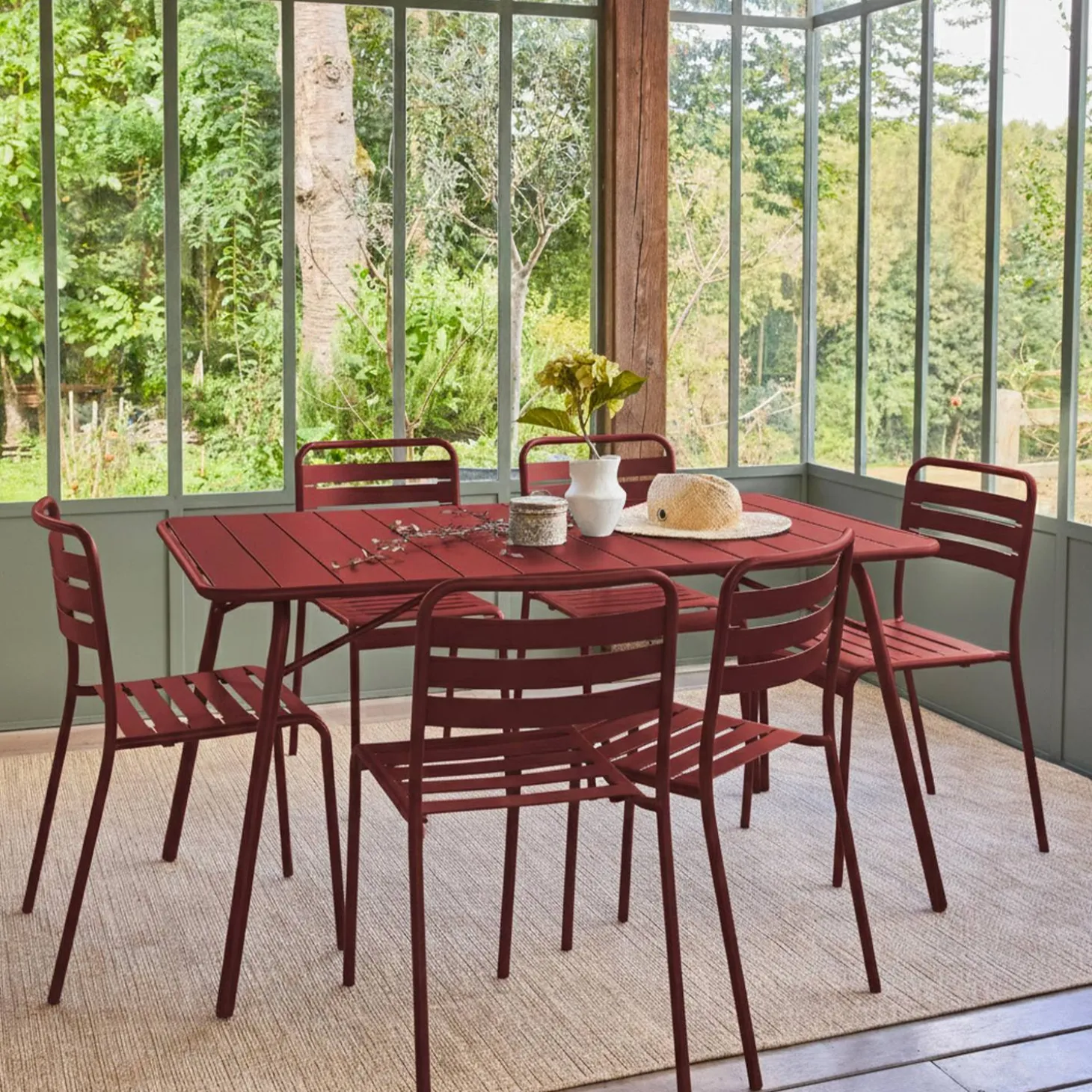 Klappbarer Gartentisch aus Stahl mit 6 Stühlen