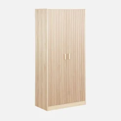 Kleiderschrank, zwei Türen, Kleiderstange und Stauräume