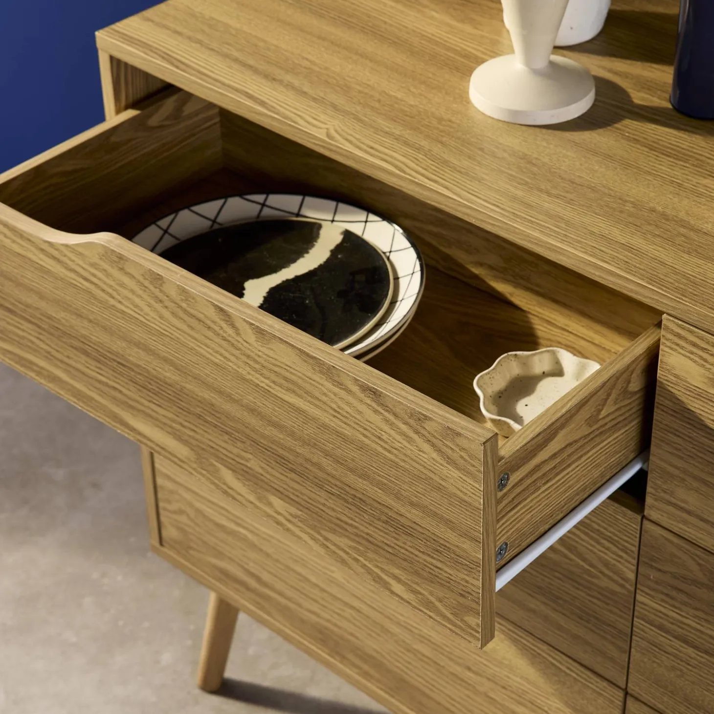 Kommode mit Holzdekor, 6 Schubladen