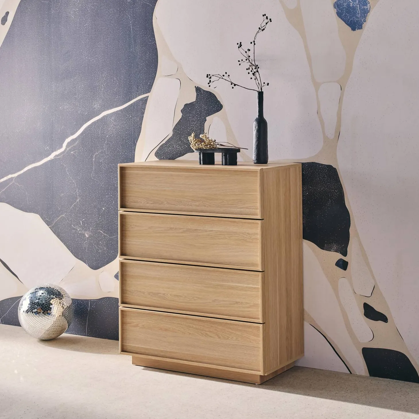 Kommode mit Holzlook, 4 Schubladen