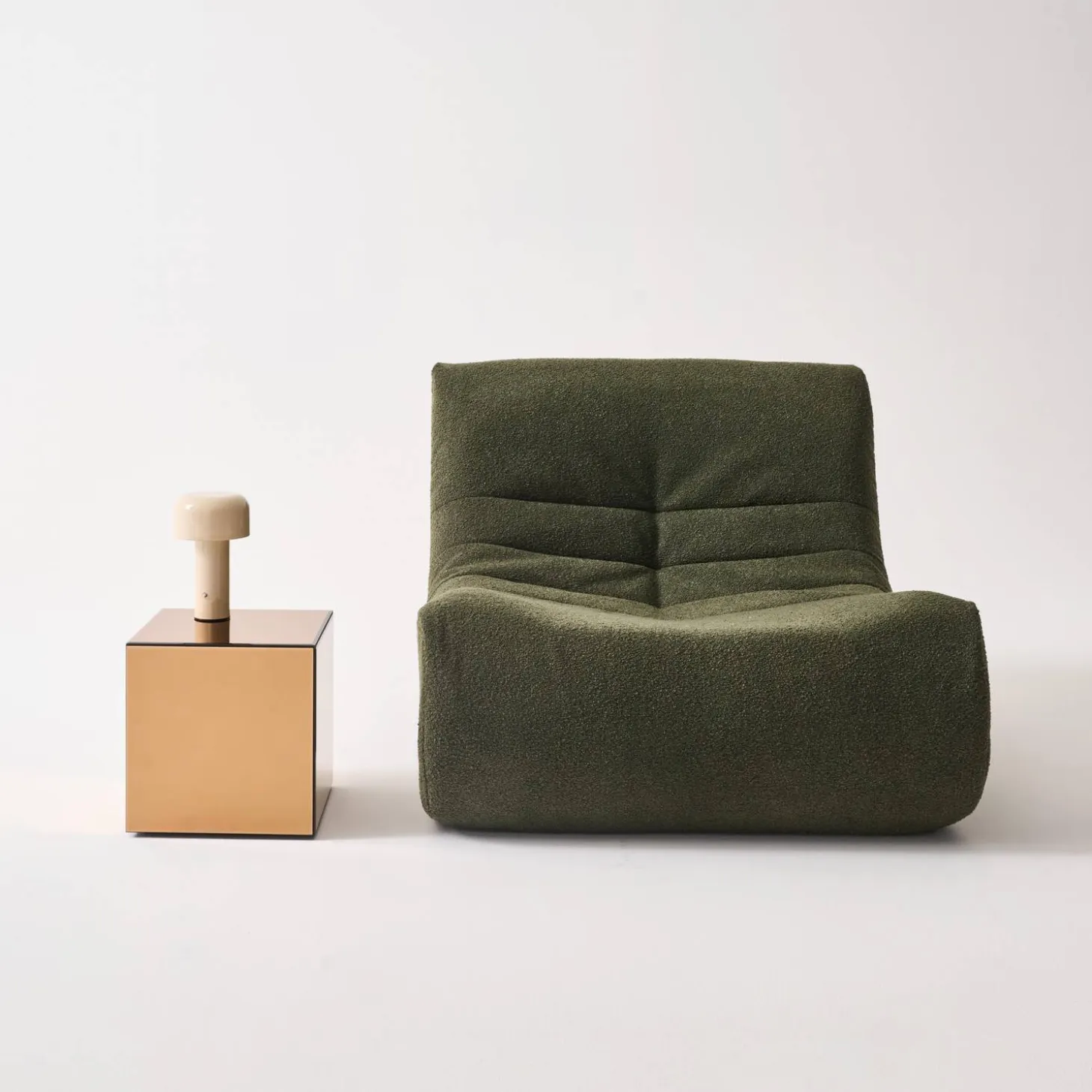Kubischer Tisch mit Spiegelglas, Sofaende, Beistelltisch, 30 cm