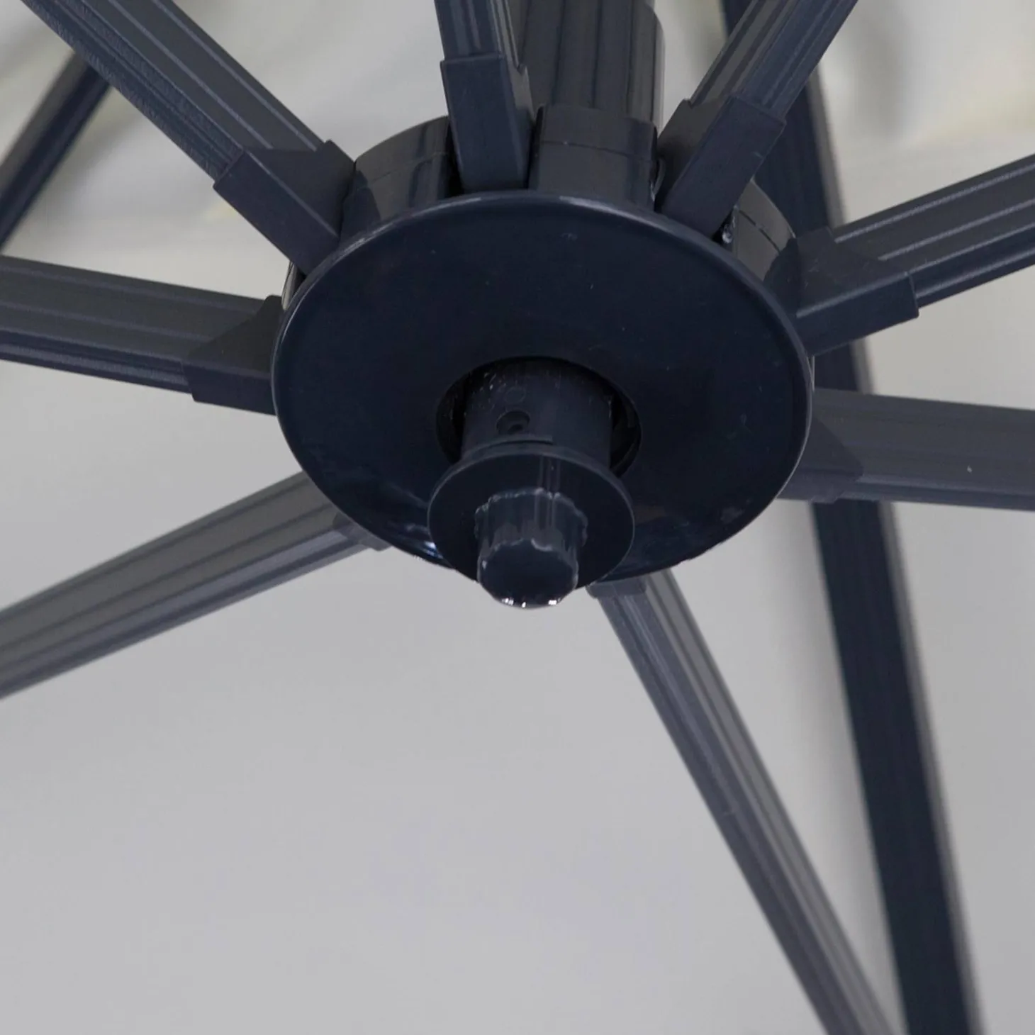LED Beleuchtung für Sonnenschirme Befestigung am Mast
