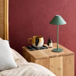 Mobile LED-Tischlampe für Innen- und Außenbereich H 135 cm