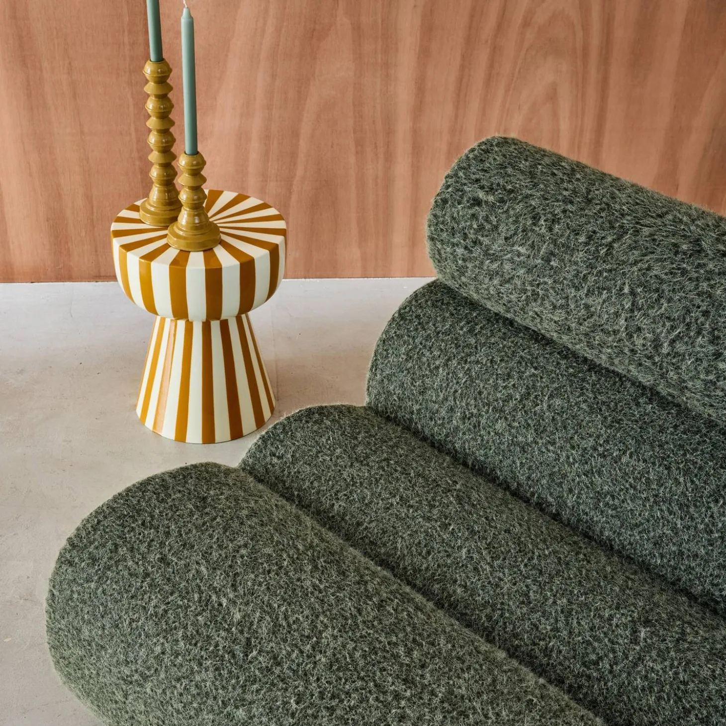 Modularer Lounge-Sessel mit Bezug im Alpaka-Look