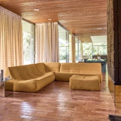 Modulares Ecksofa für 7 Personen mit strukturiertem Bouclé-Bezug und Hocker