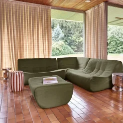 Modulares 5-Sitzer Ecksofa mit strukturiertem Bouclé-Bezug und Hocker