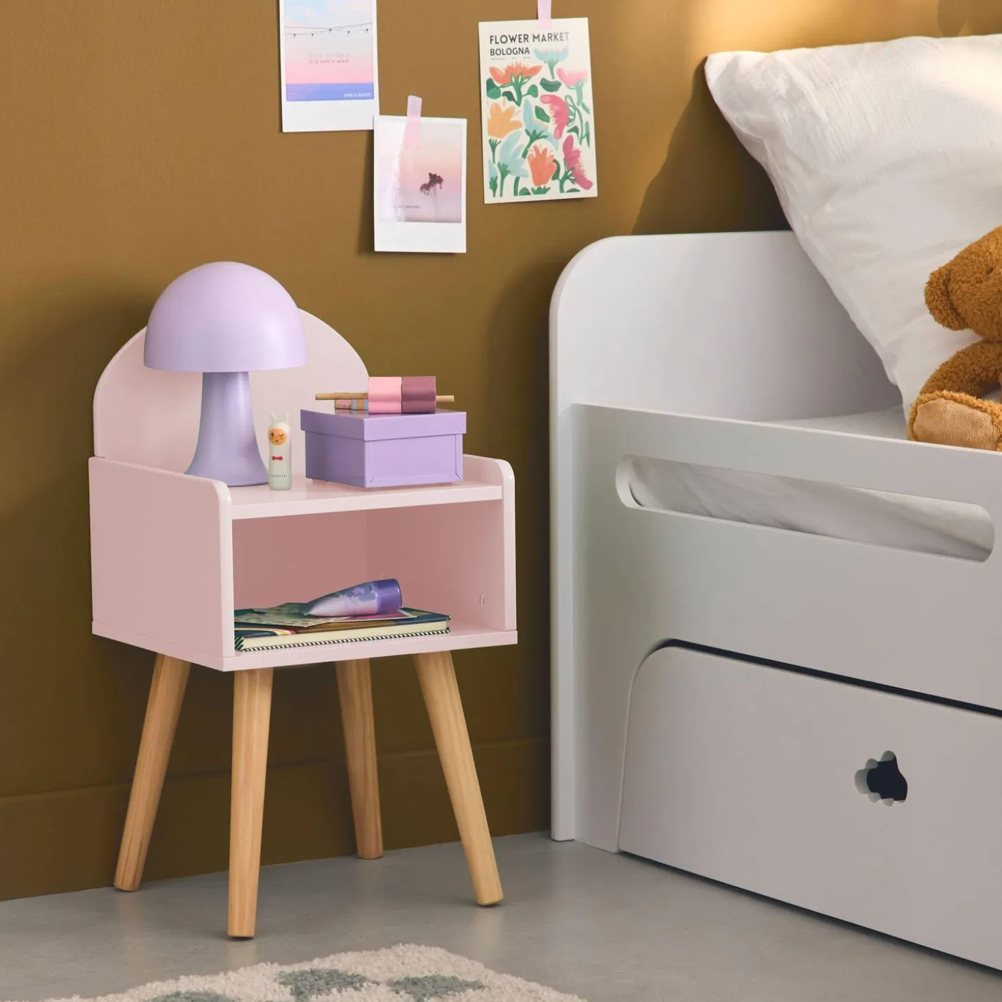 Nachttisch für Kinderzimmer