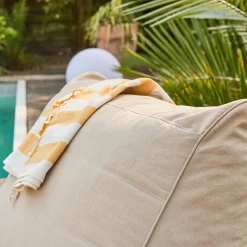 Outdoor-Sessel mit Olefin-Bezug beige