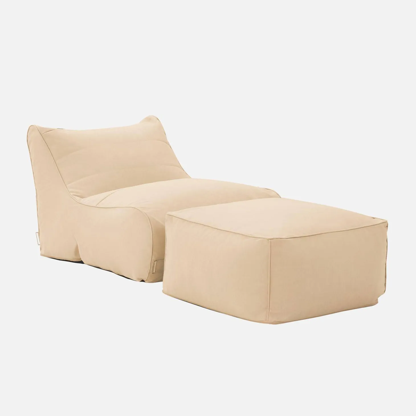 Outdoor Sessel und Fußhocker mit Olefin-Bezug in beige