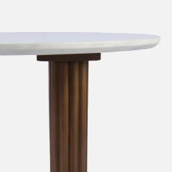 Ovaler Couchtisch aus Hevea-Holz mit Steinoptik-Furnier