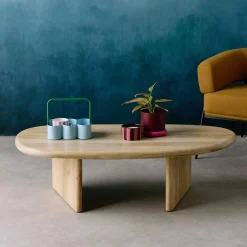 Ovaler Couchtisch aus Mangoholz