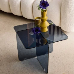 Quadratischer Couchtisch aus gehärtetem Glas