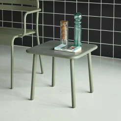 Quadratischer Couchtisch für den Garten aus Stahl