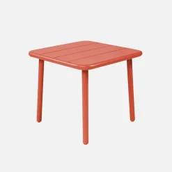 Quadratischer Couchtisch für den Garten aus Stahl
