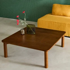 Quadratischer Couchtisch Heveaholz und Eichenfurnier