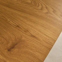 Quadratischer Esstisch im Holzlook mit schwarzen Metallbeinen für 4 Personen