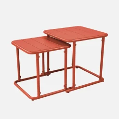 Quadratischer Satztisch für den Außenbereich aus Stahl