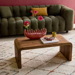 Rechteckiger Couchtisch aus massivem Akazienholz