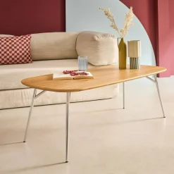 Rechteckiger Couchtisch mit verchromten Metallbeinen und Holzlook