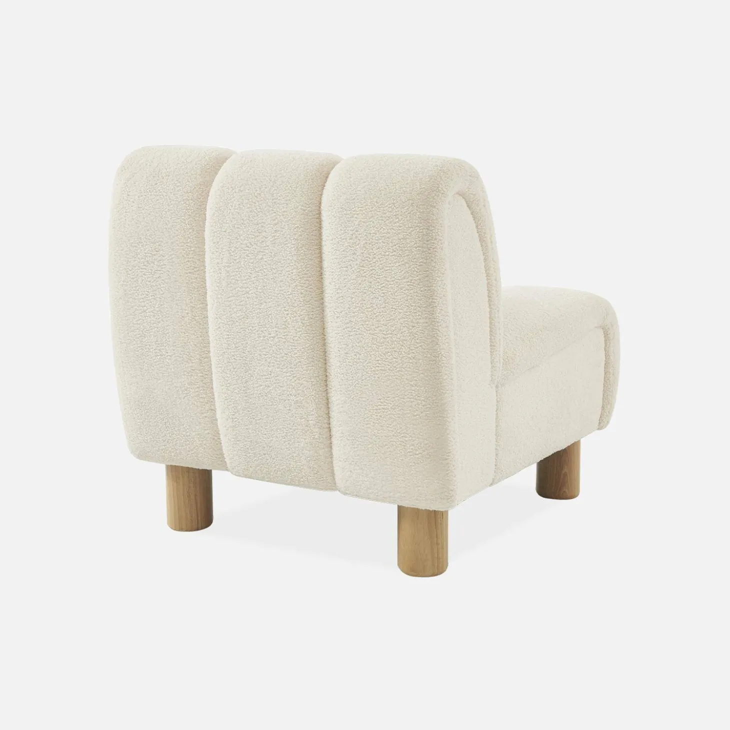 Relaxsessel mit abgerundeten Beinen aus Holz mit Bouclé-Bezug