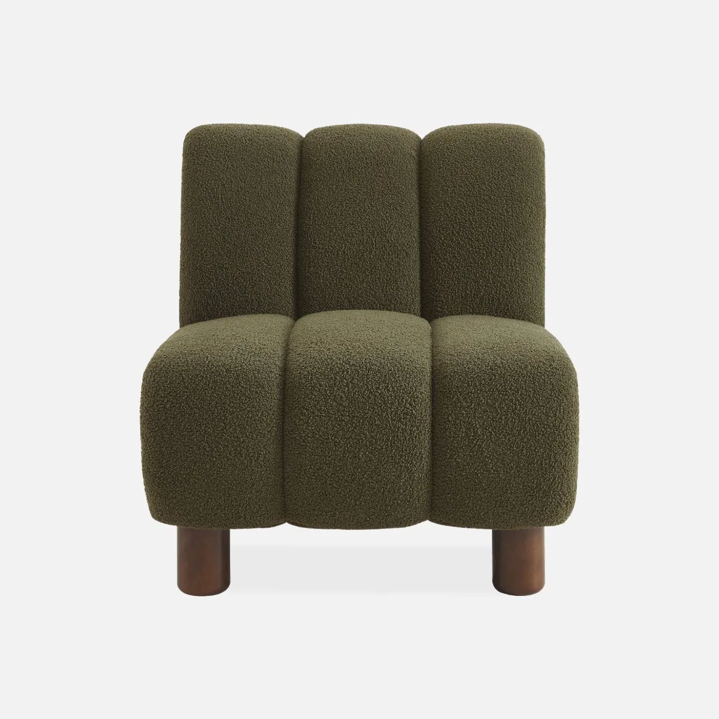 Relaxsessel mit abgerundeten Beinen aus Holz mit Bouclé-Bezug