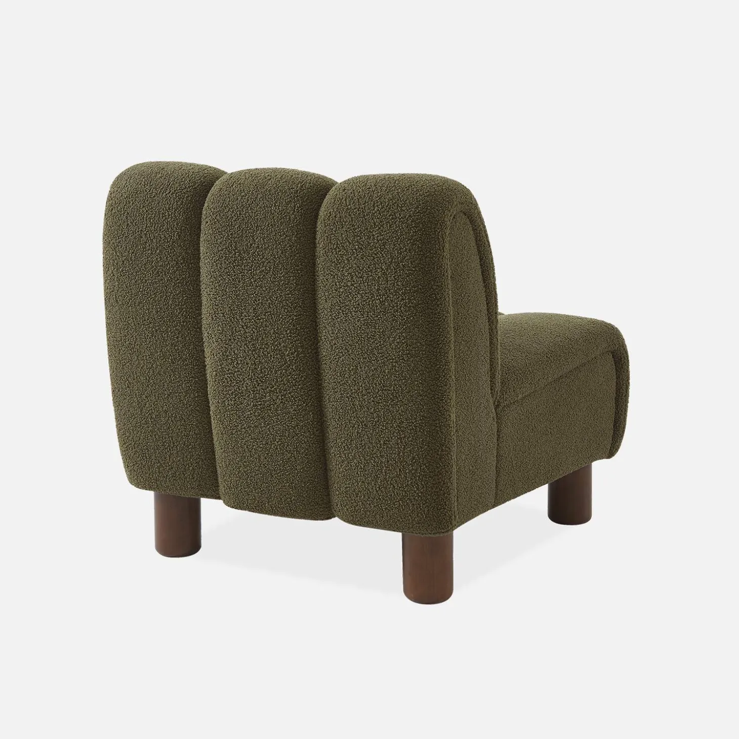 Relaxsessel mit abgerundeten Beinen aus Holz mit Bouclé-Bezug