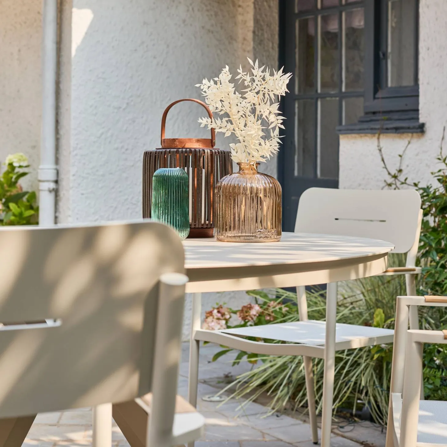 Runder Gartentisch Ø140cm aus Aluminium und Glas + 6 Sessel