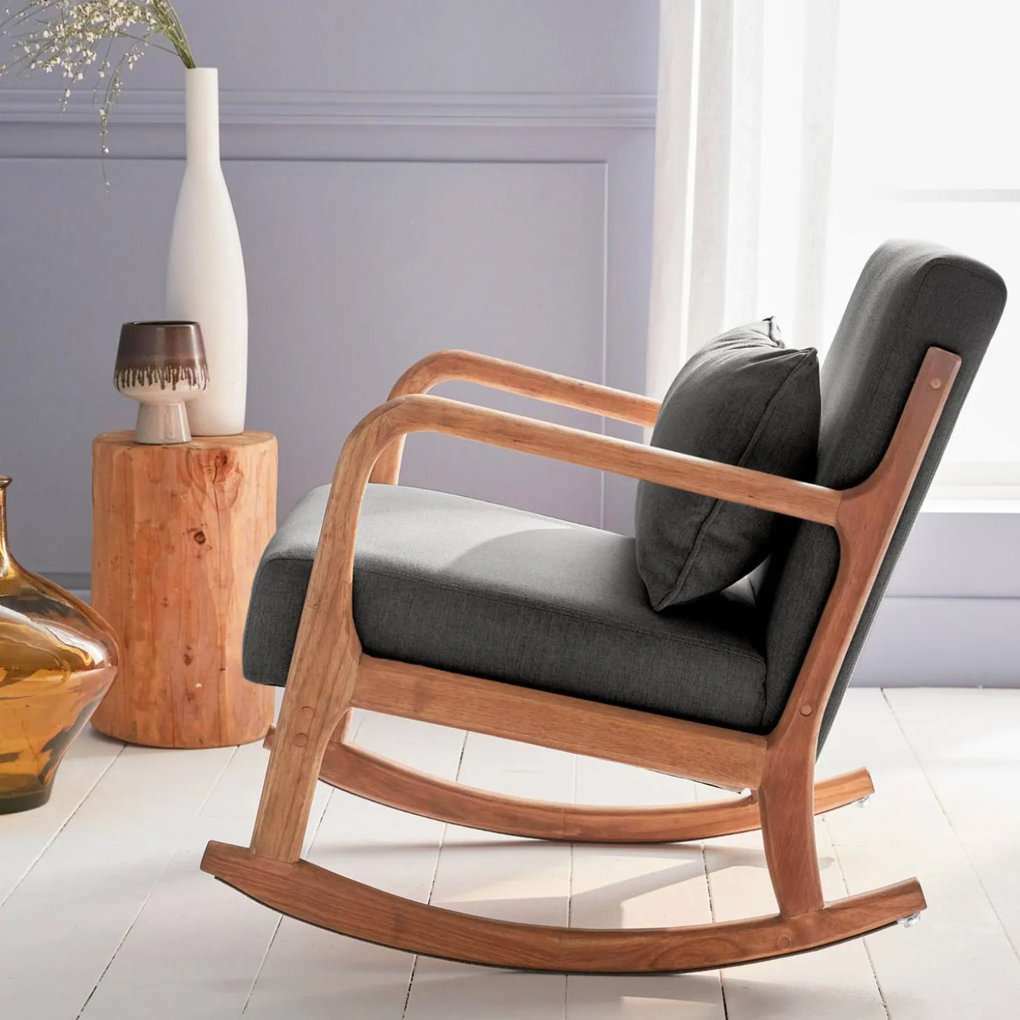 Schaukelstuhl skandinavisches Design Holz und Stoff