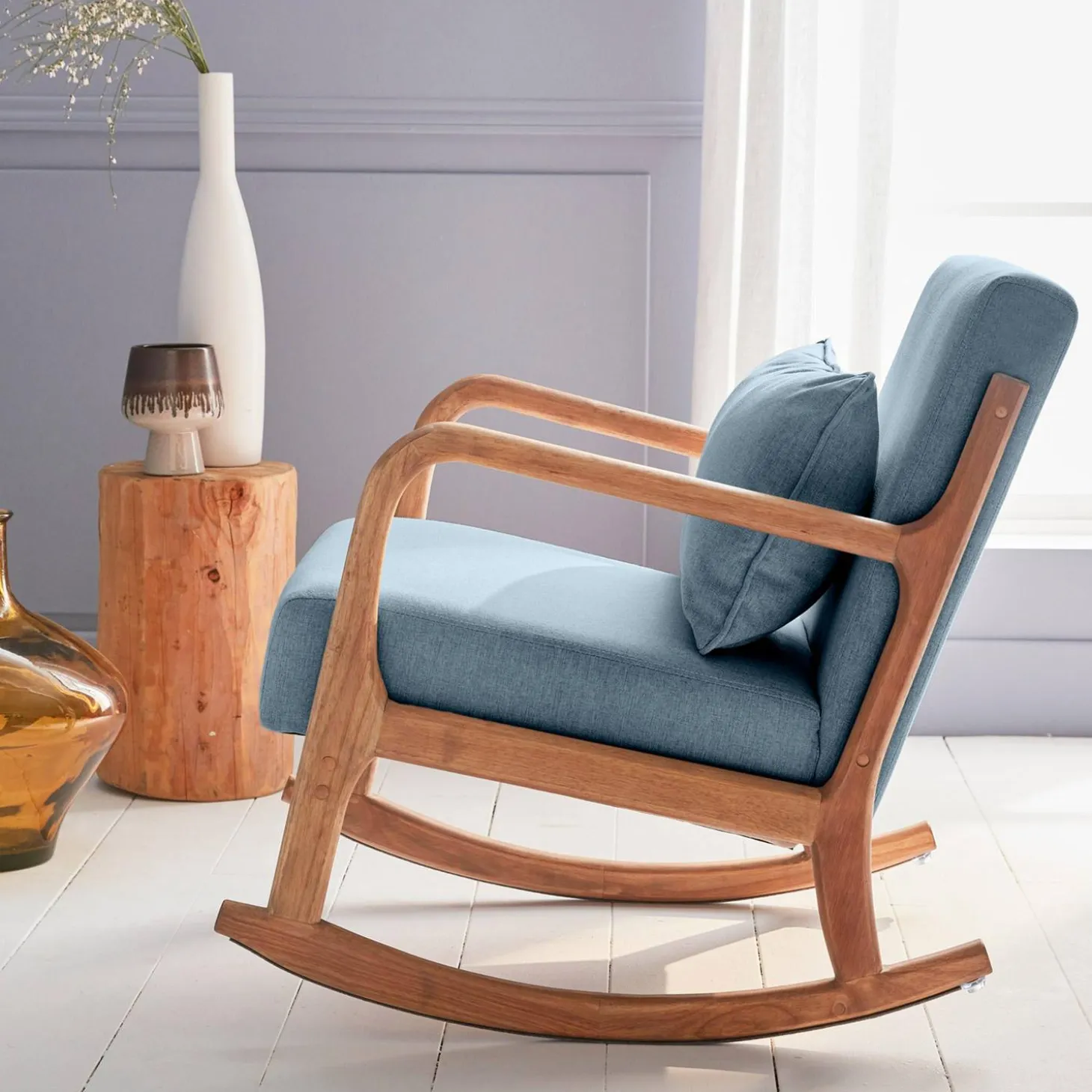 Schaukelstuhl skandinavisches Design Holz und Stoff