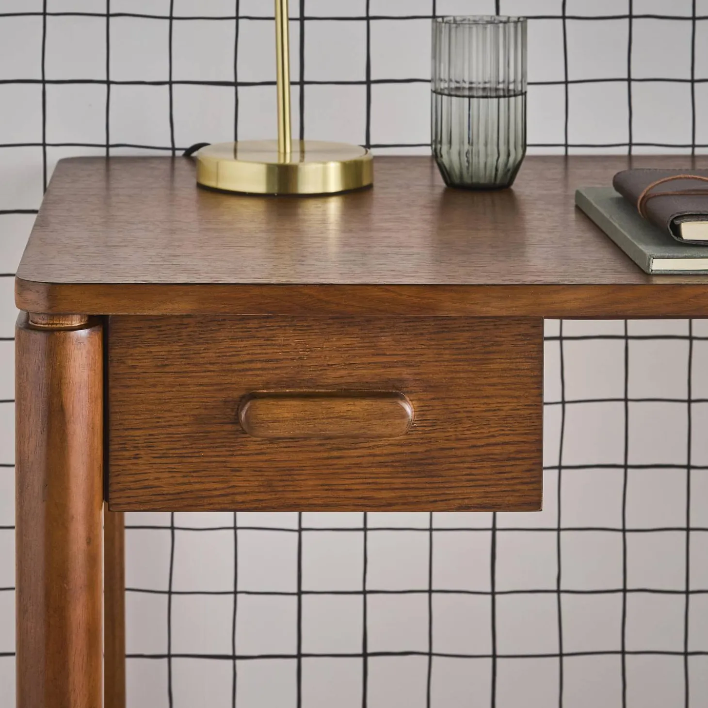 Schreibtisch aus Heveaholz Platte mit Eichenfurnier 1 Schublade