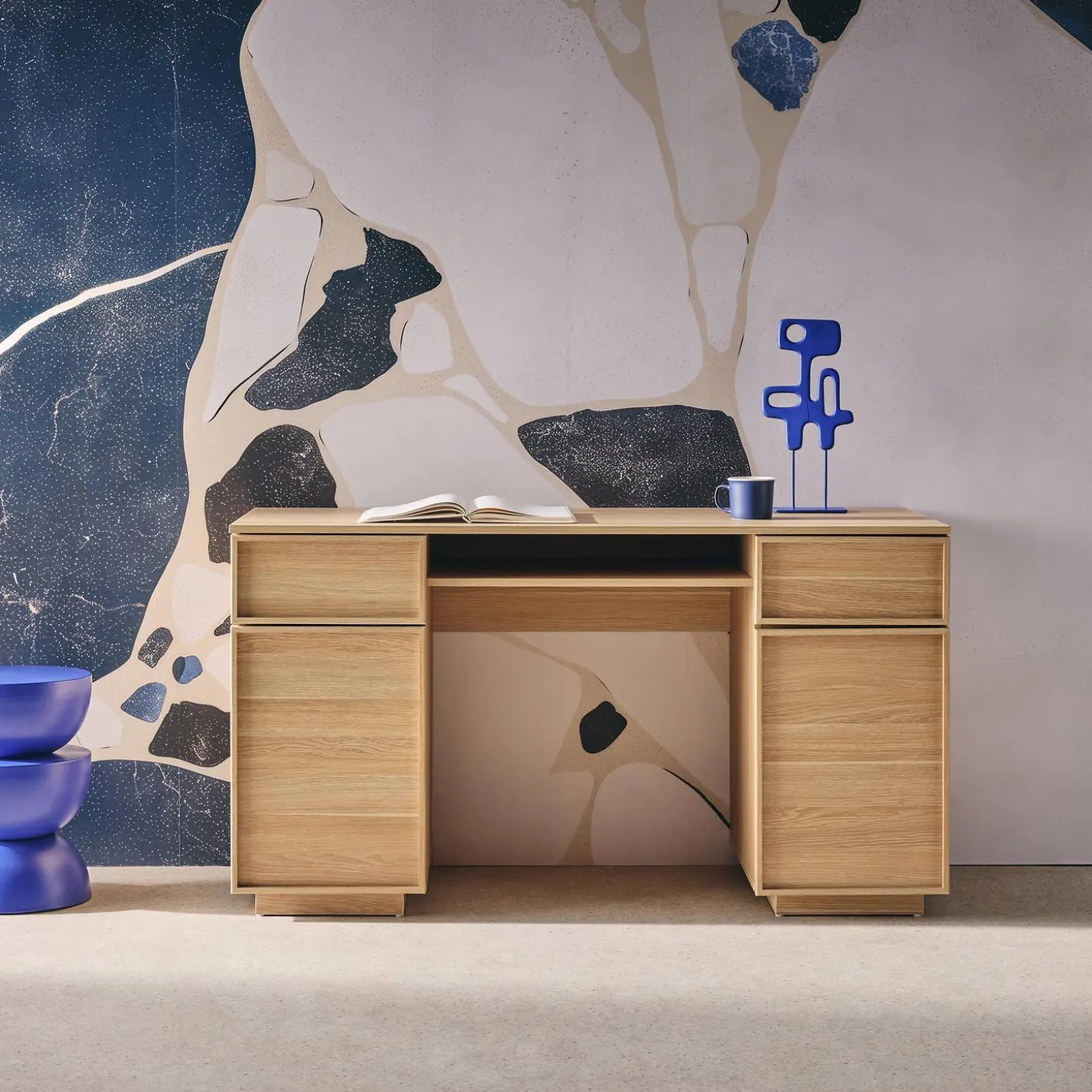 Schreibtisch Holzlook 2 Türen 2 Schubladen 1 Ablage 140 cm