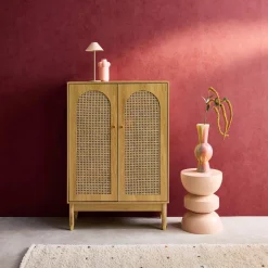 Schuhschrank / kleines Sideboard mit 2 Türen und Rattan-Geflecht