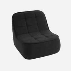 Sessel mit strukturiertem Bouclébezug
