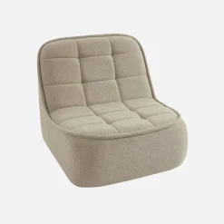 Sessel mit strukturiertem Bouclébezug
