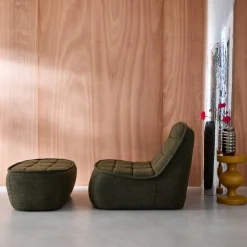 Sessel mit strukturiertem Bouclébezug + Hocker