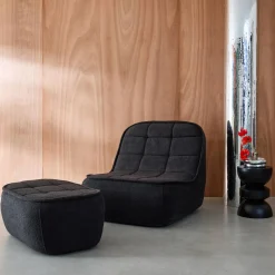 Sessel mit strukturiertem Bouclébezug + Hocker
