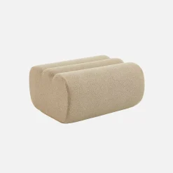 Sessel mit strukturiertem Bouclé-Bezug und Hocker