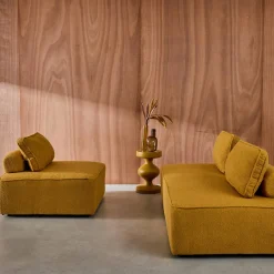Sessel und 2-Sitzer Sofa mit Bouclé-Bezug für ein modulares Sofa