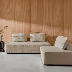 Sessel und 2-Sitzer Sofa mit Bouclé-Bezug für ein modulares Sofa
