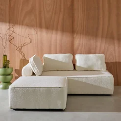 Sessel und 2-Sitzer Sofa mit Bouclé-Bezug für ein modulares Sofa