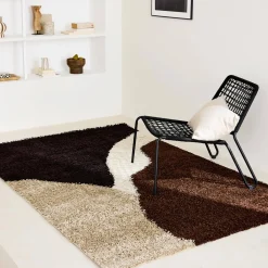Shaggy-Teppich mit geometrischem Muster in Beige, Braun, Schwarz