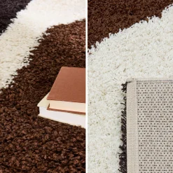 Shaggy-Teppich mit geometrischem Muster in Beige, Braun, Schwarz