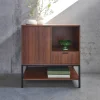 Sideboard mit Nussbaumholzdekor und 1 Tür