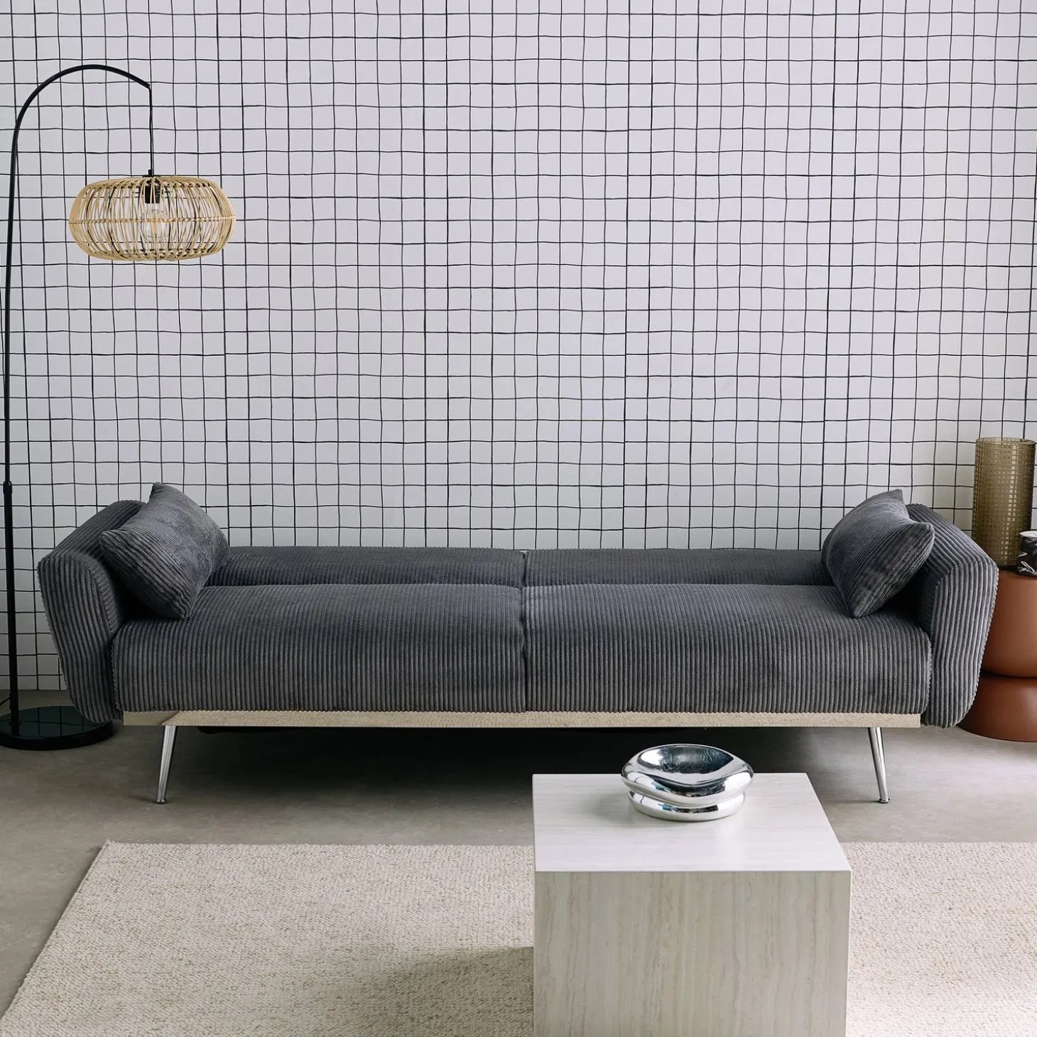 2-3-Sitzer Design-Schlafsofa mit Cordbezug und verchromten Metallfüßen