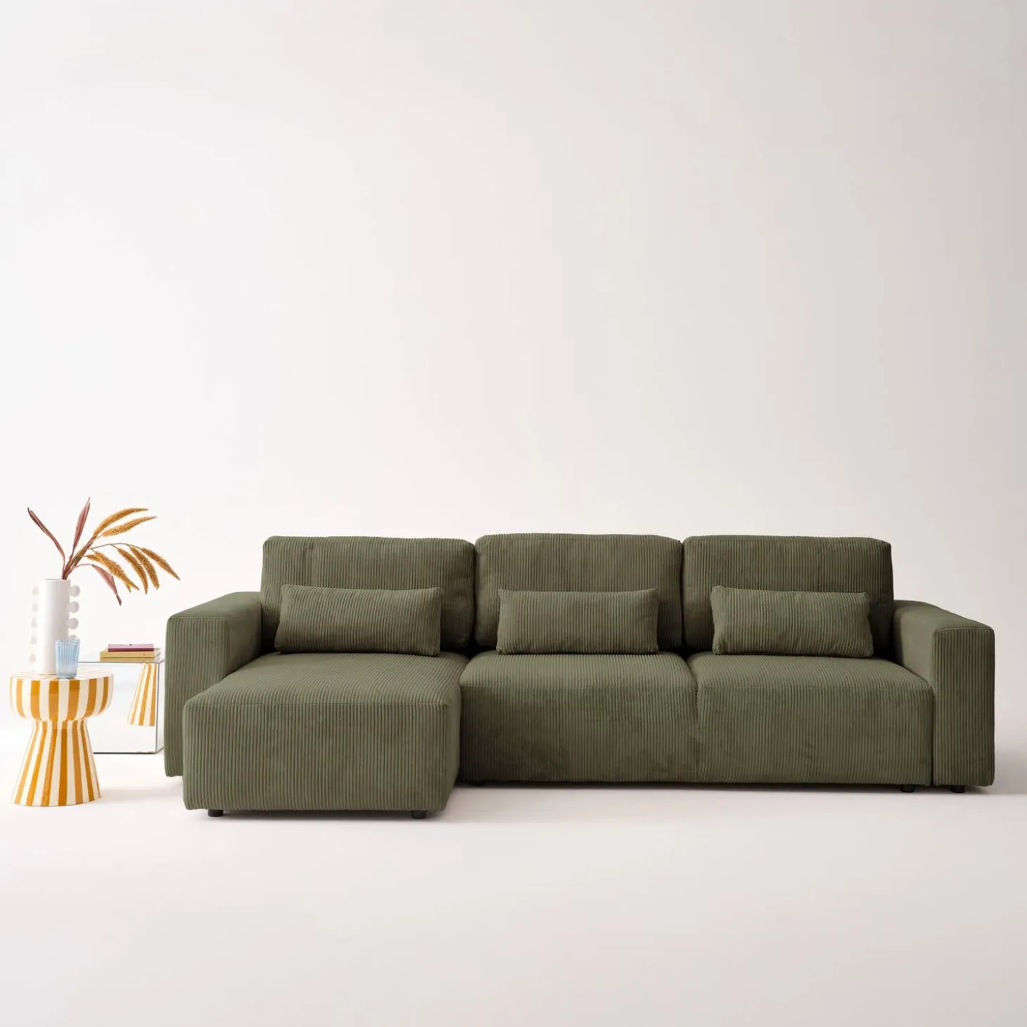 5-Sitzer Ecksofa mit Cordbezug und Schlaffunktion, Recamiere beidseitig montierbar