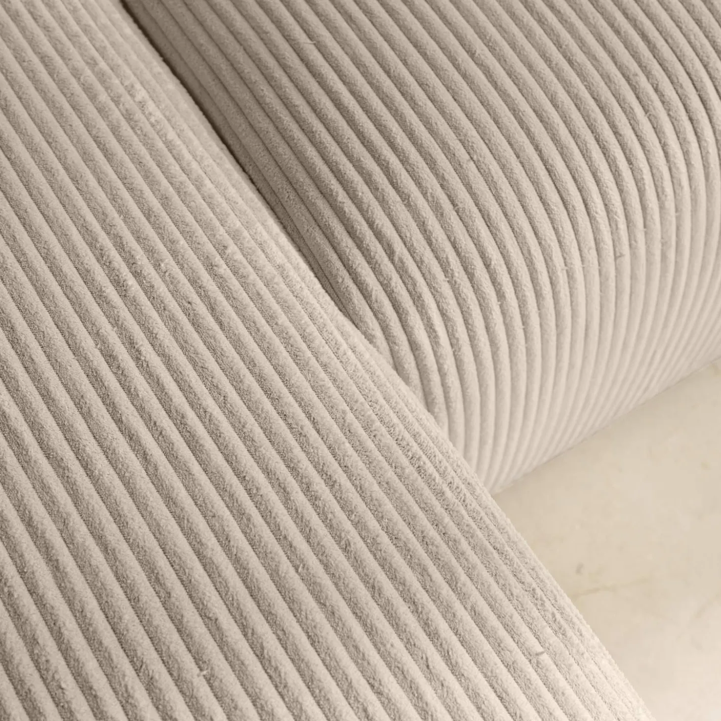 3-Sitzer Ecksofa mit Schlaffunktion und Cordbezug, Recamiere beidseitig montierbar