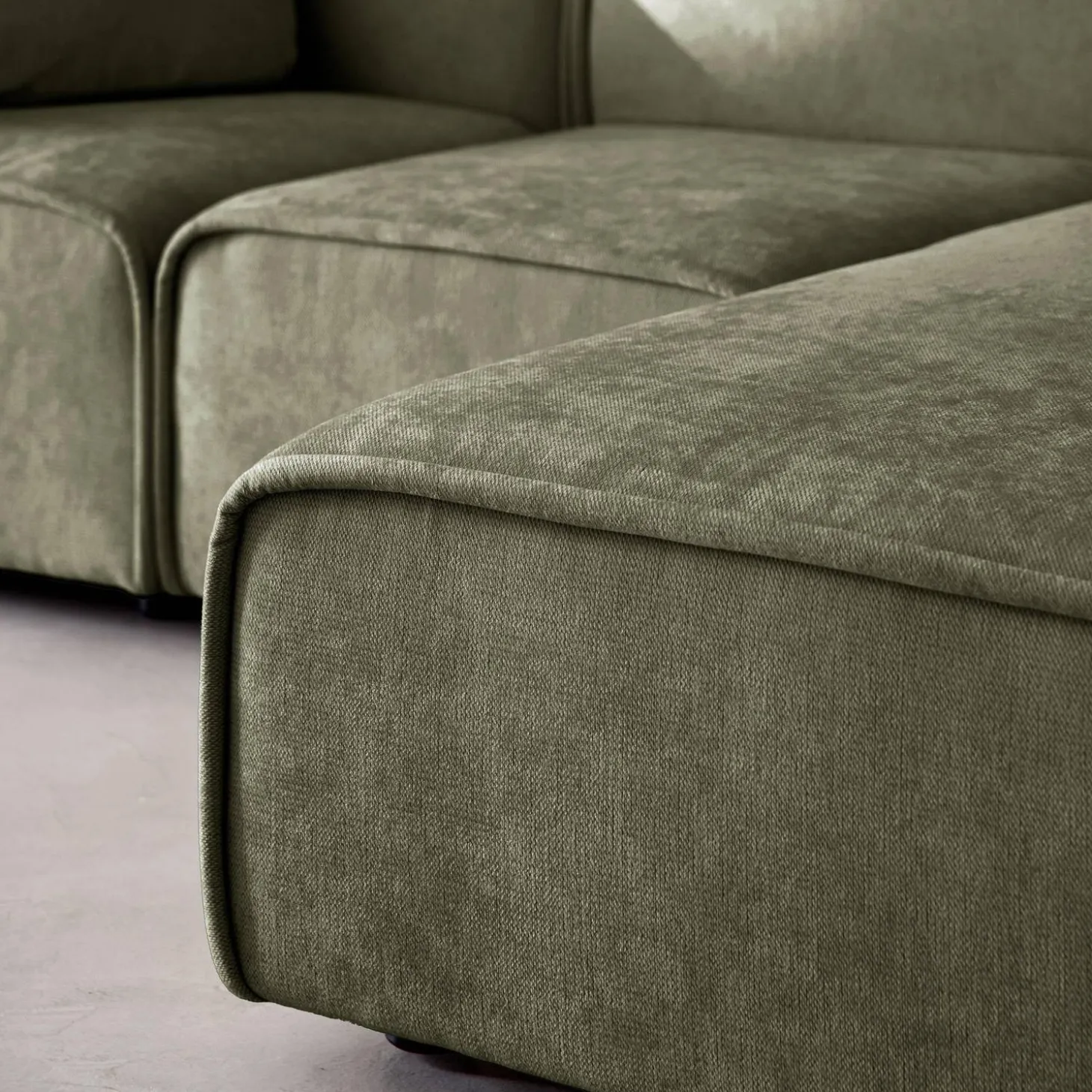 3-Sitzer Ecksofa Recamiere rechts Stoffbezug 2 quadratische Kissen